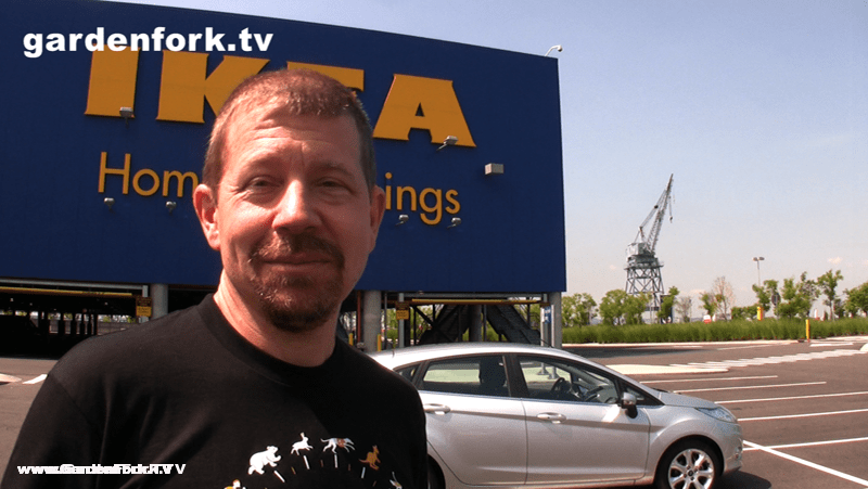 eric in Ikea parking lot with Gardenfork Ford Fiesta