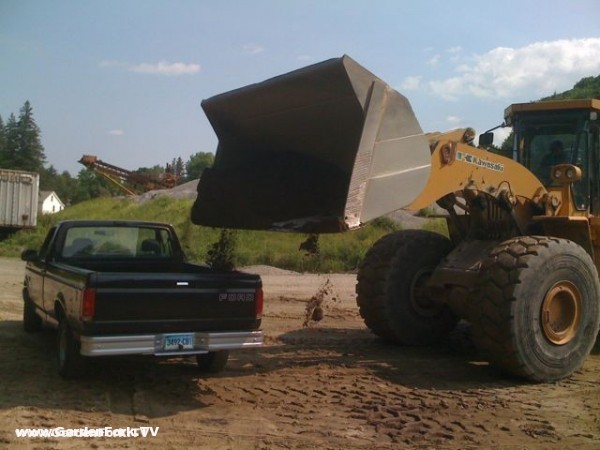 The GardenFork.TV F150 gets a load of soil