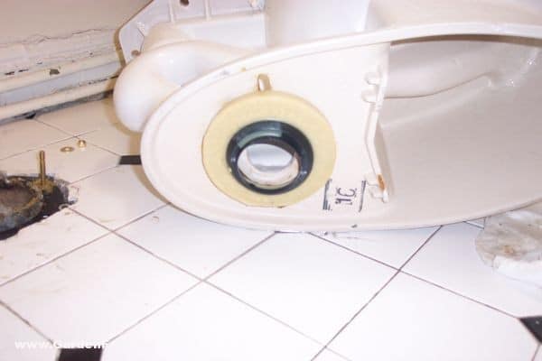 Toilet-Repair-how-to-replace-a-broken-flange-6