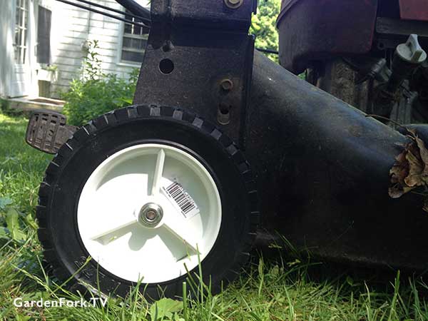 Lawnmower wheel