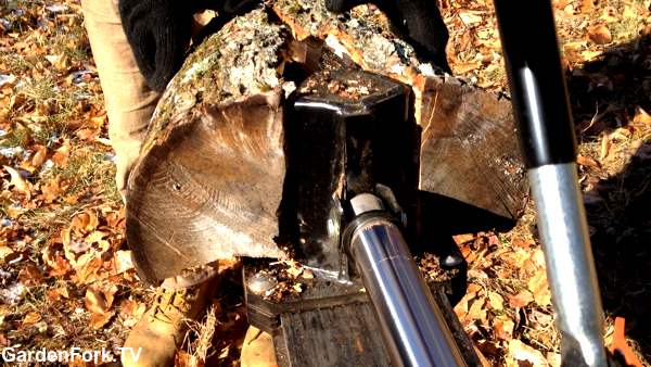 split wood with a log splitter