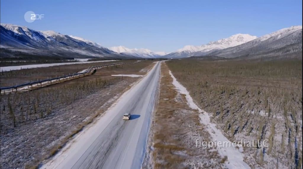 road along a pipeline